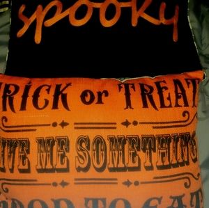 2 halloween throw pillows